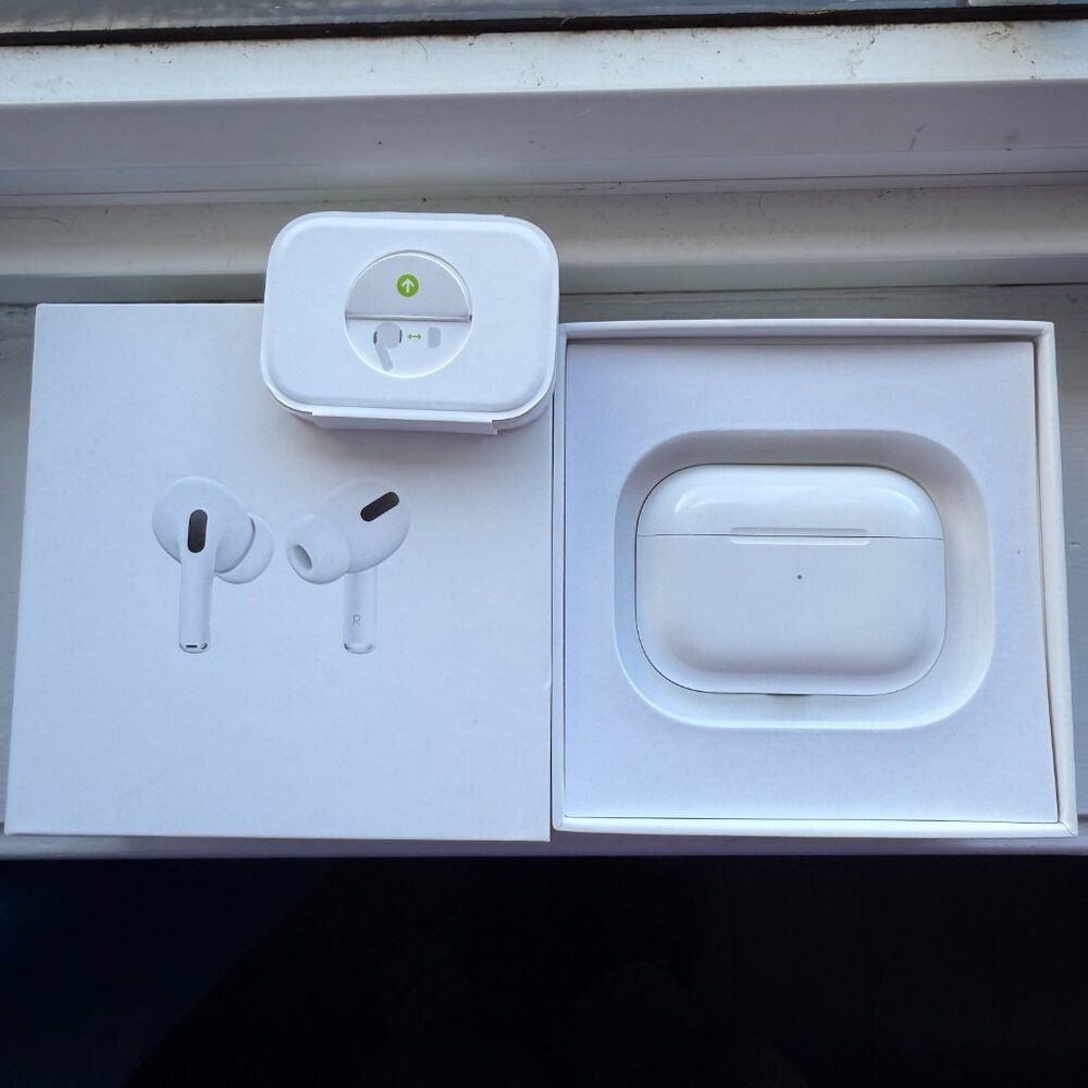 APPLE AIRPODS PRO (FIRST GEN)